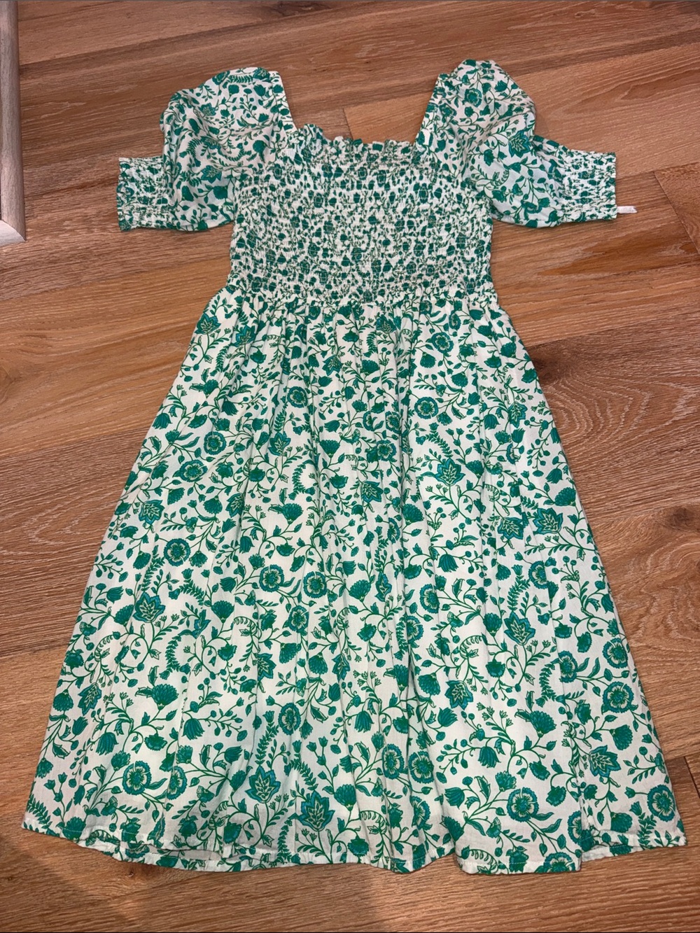 Draper James Women’s Green and White Floral Smocked Midi Dress